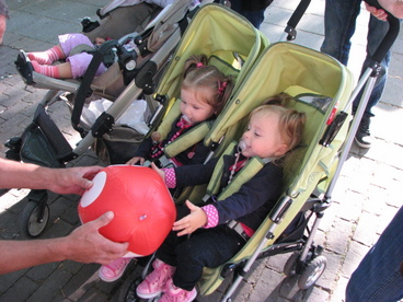 Strandballen doen het altijd goed bij kleine kinderen…